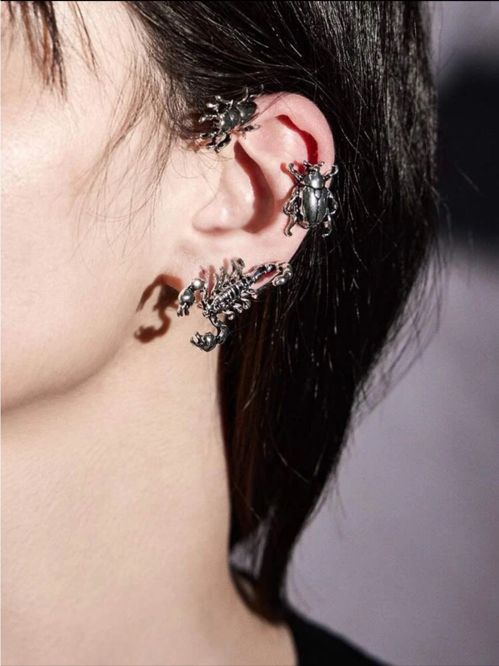 🦂 Awesome Pierce-less Bug Insect Scorpion Metallic Left Ear-cuff 🐞